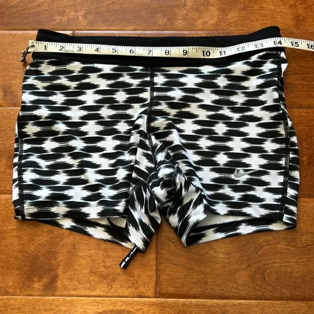 Nike black and white legging shorts size medium
